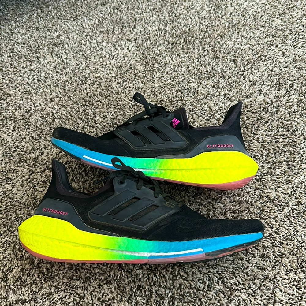 Adidas UltraBoost 22 Black Multi Gradient